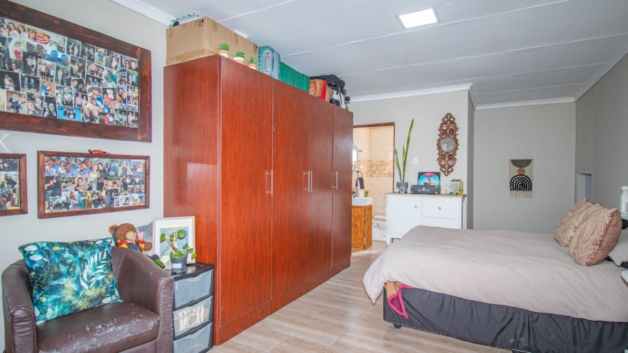 To Let 3 Bedroom Property for Rent in Protea Park North West